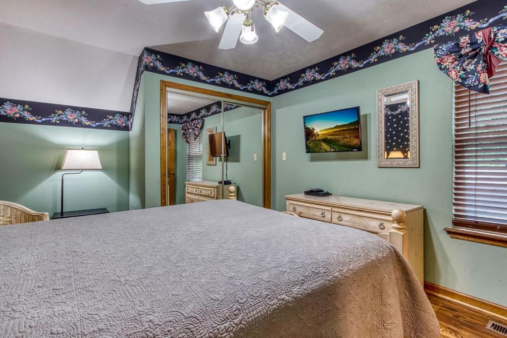 Serenity Heights, Amazing Views, Hot Tub Pool Access, 1089 Free Tickets Each Paid Day, Dollywood Gatlinburg Exteriér fotografie